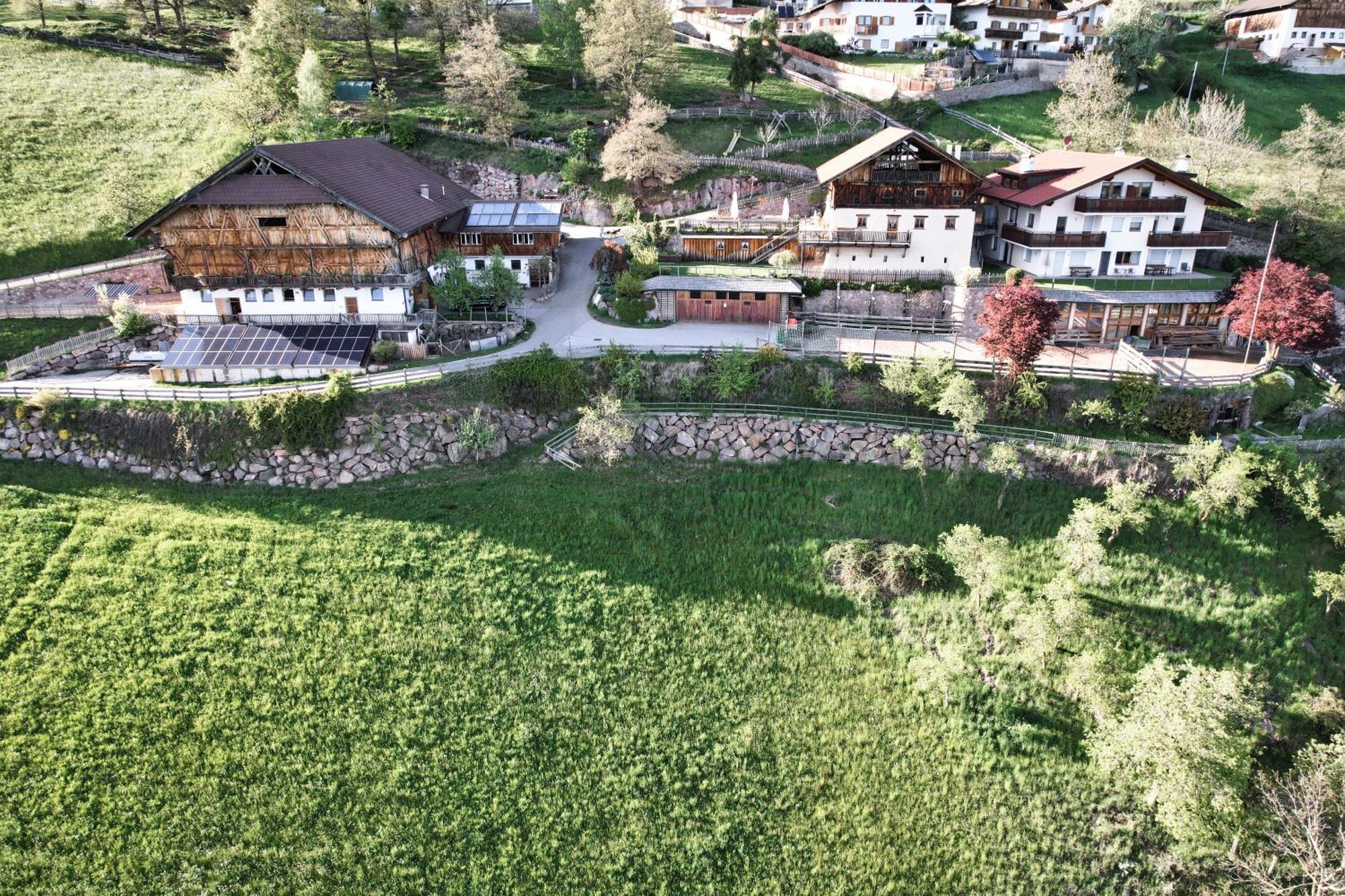 Апартаменти Wargerhof - Urlaub Auf Dem Bauernhof Мельтіна Екстер'єр фото